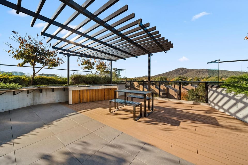 Cosy Unit with Secure Parking and Garden Access Apartment in Canberra