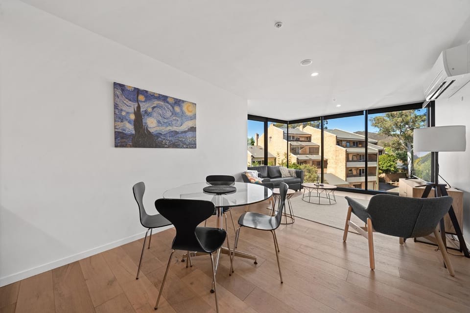 Cosy Unit with Secure Parking and Garden Access Apartment in Canberra
