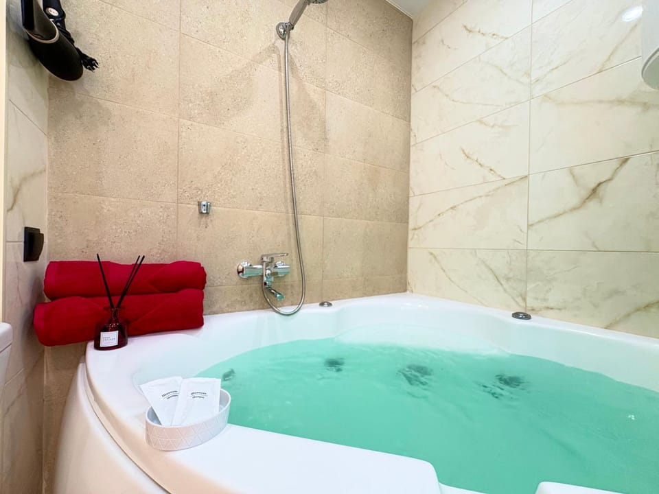 Jacuzzi With light Nauki Avene Apartment in Kharkiv
