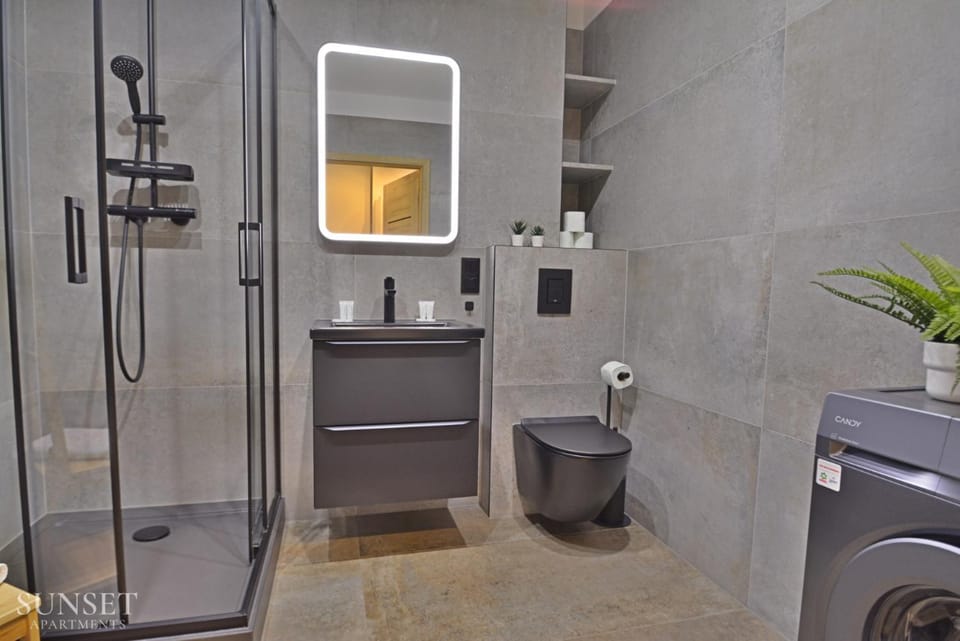 Shower, Toilet, Bathroom, washing machine, dryer