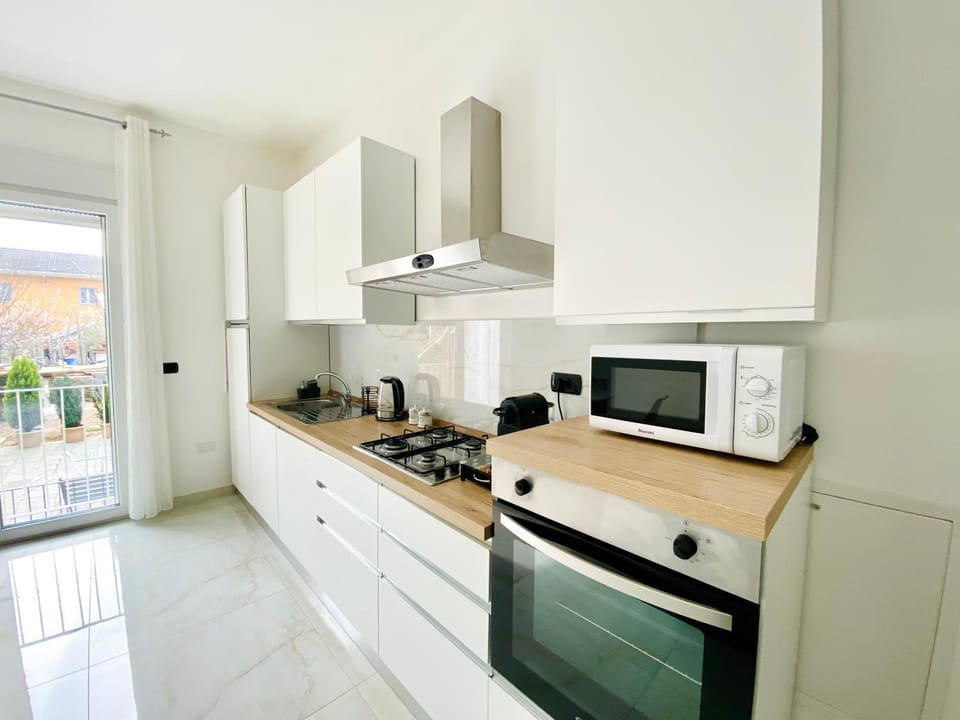 Kitchen or kitchenette, oven, stove