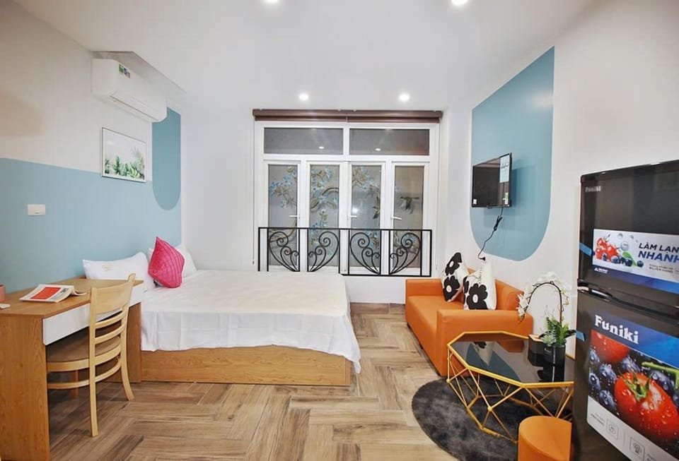 Seating area, Bedroom