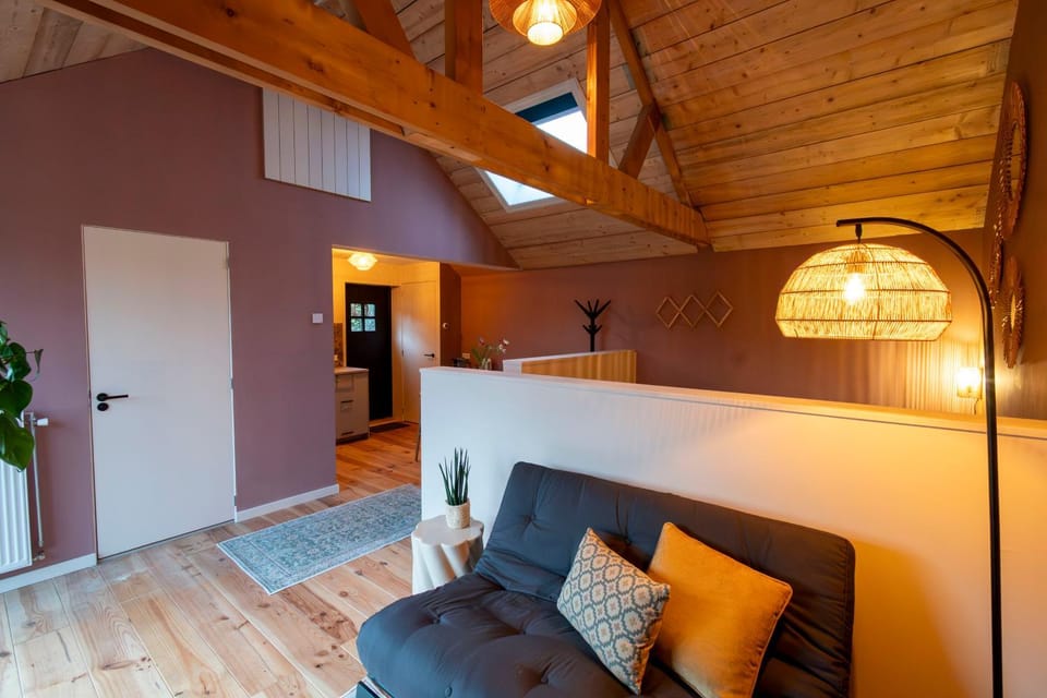 Houten B&B met keuken en tuin, vlakbij Bergen op Zoom House in Zeeland, Netherlands