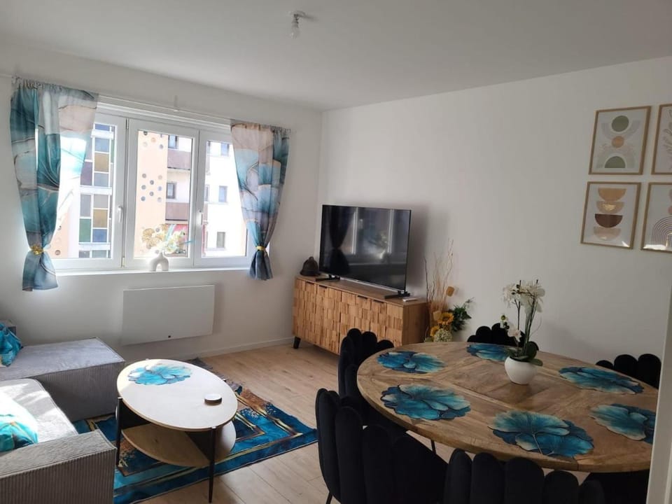 Chez Olivier wifi private parking Swiss border Apartment in Weil am Rhein