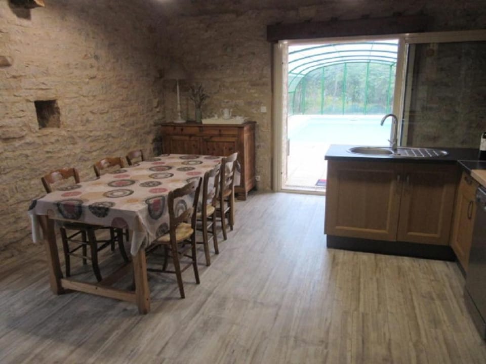 Gîte le Safranier Maison ancienne avec piscine couverte et chauffée House in Saint-Antonin-Noble-Val