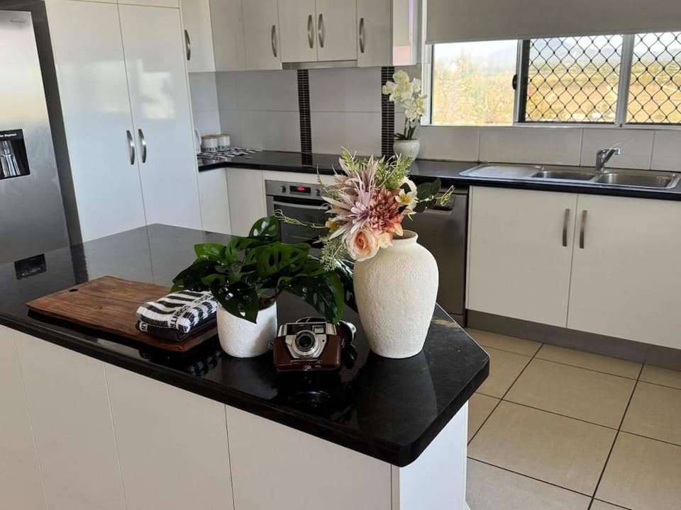 Panoramic Oceanview Villa Villa in Bowen