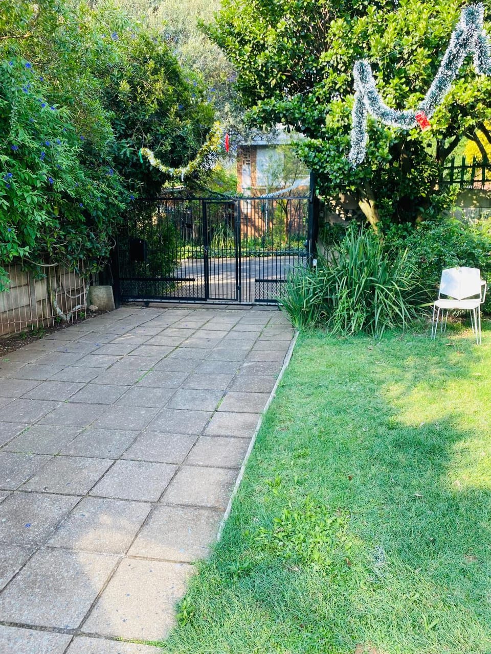 Singing Birds Guest 1 House in Randburg