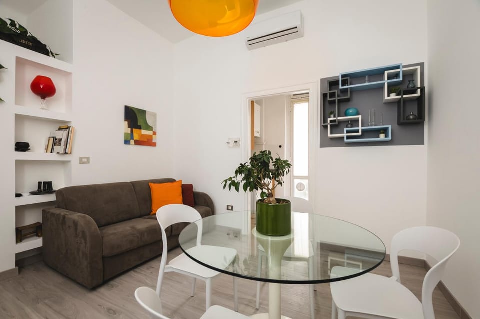 Living room, Seating area, Dining area, air conditioner