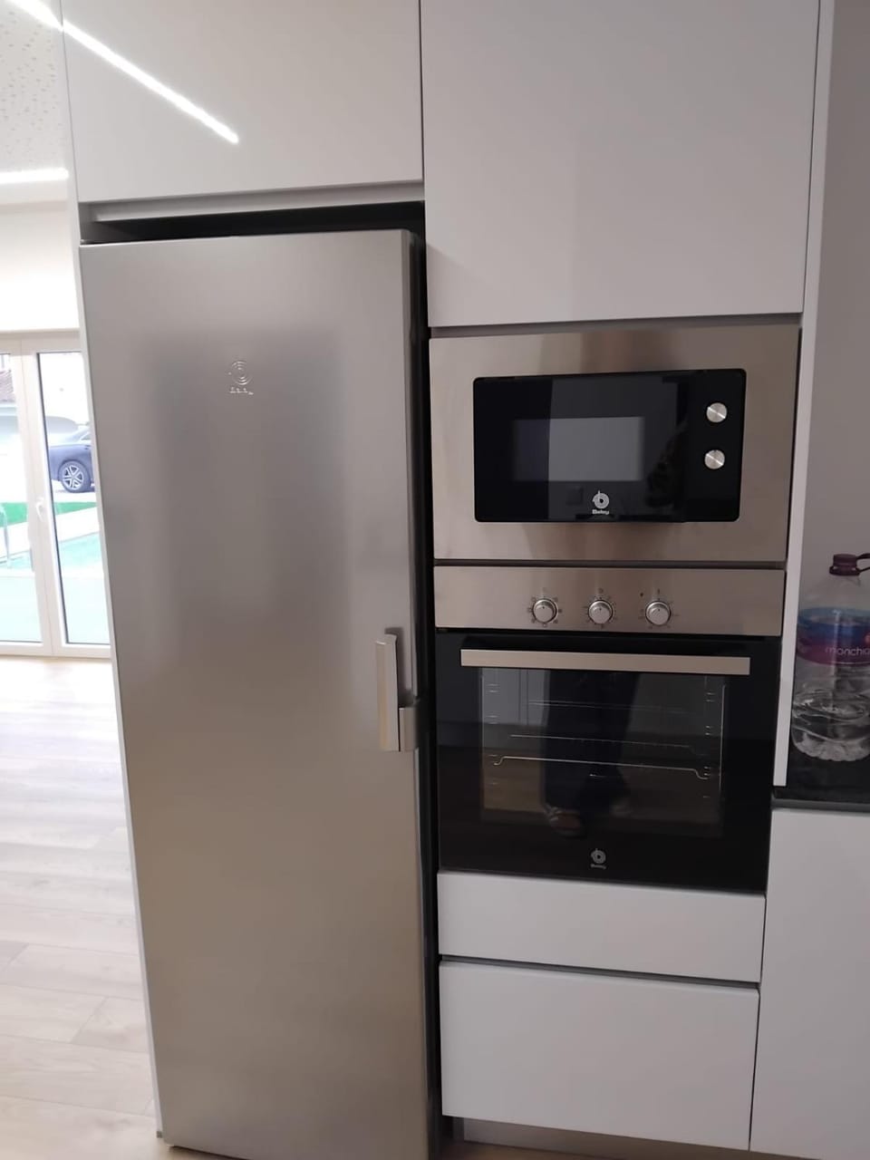 Kitchen or kitchenette, Kitchen or kitchenette, oven