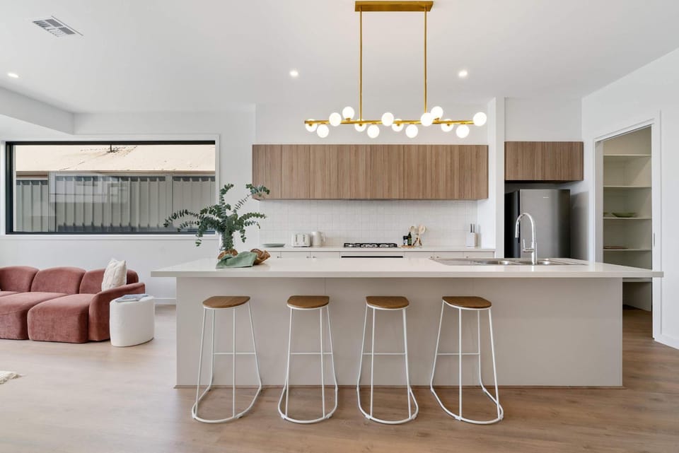 Poolside Luxury Villa - Solar Pool Beach 3min House in Mornington