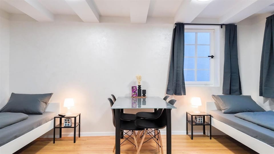 TV and multimedia, Dining area, Bedroom