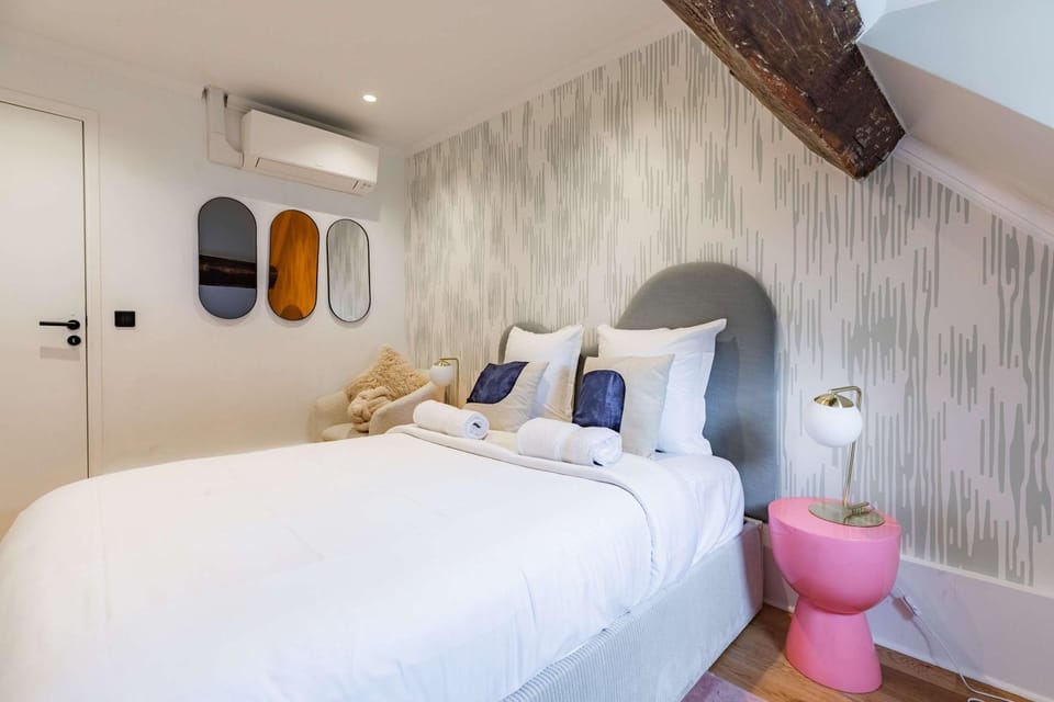 Bright AC Room Apartment in Marais Bastille Apartment in Paris