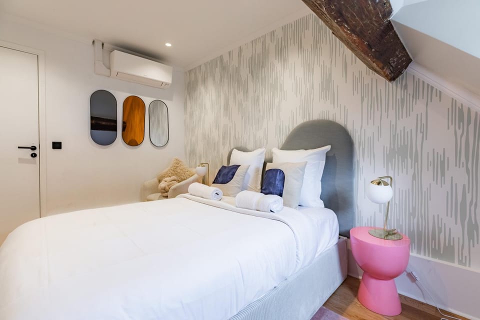 Bedroom, air conditioner
