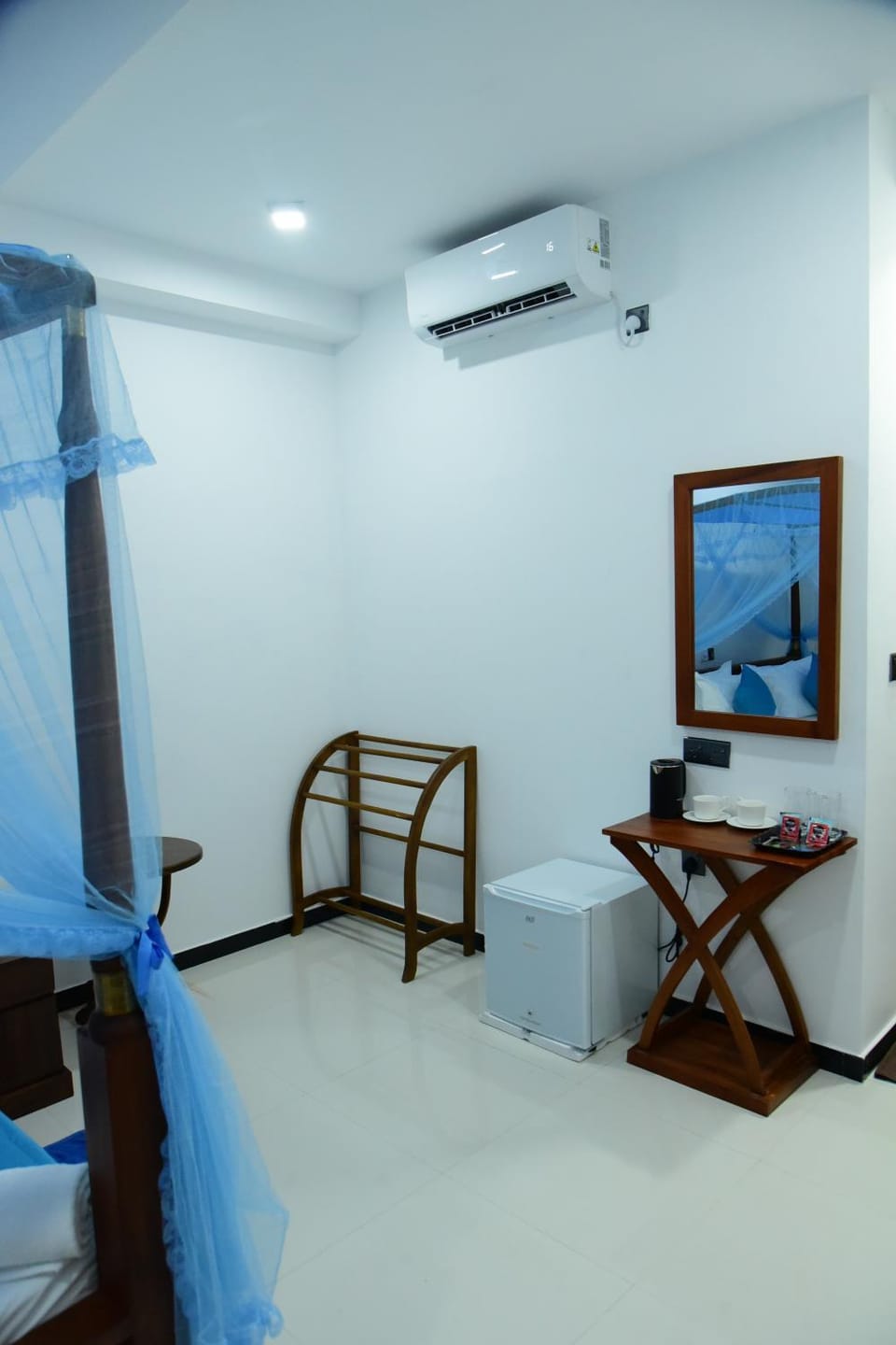 Bed, Photo of the whole room, Bedroom, air conditioner