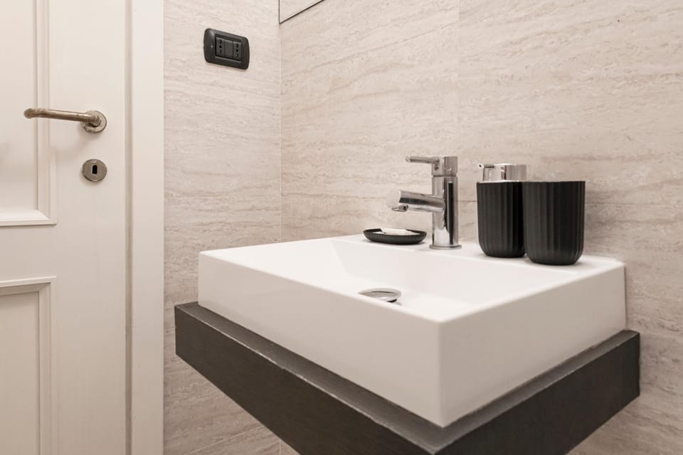 Easylife - Milan - Castaldi 19 - Porta Venezia Apartment in Milan