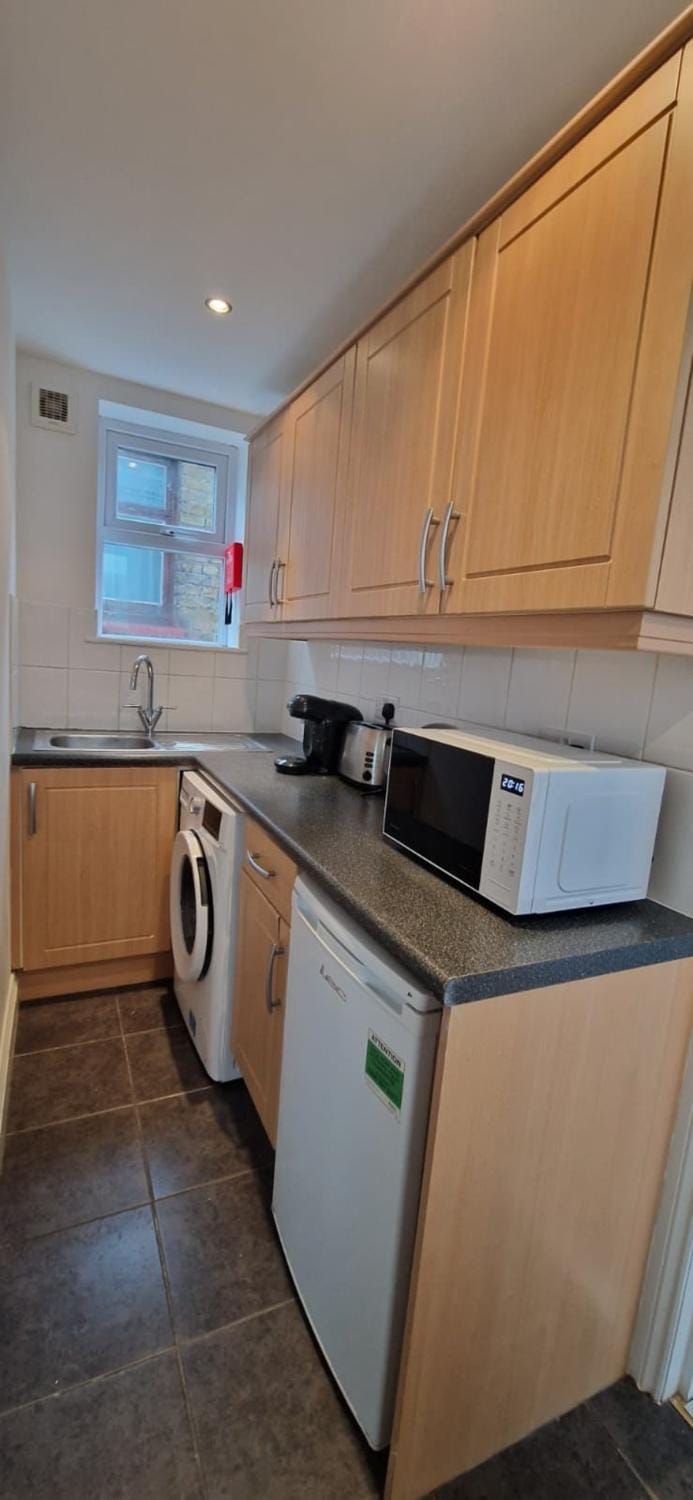 Coffee/tea facilities, Kitchen or kitchenette, microwave