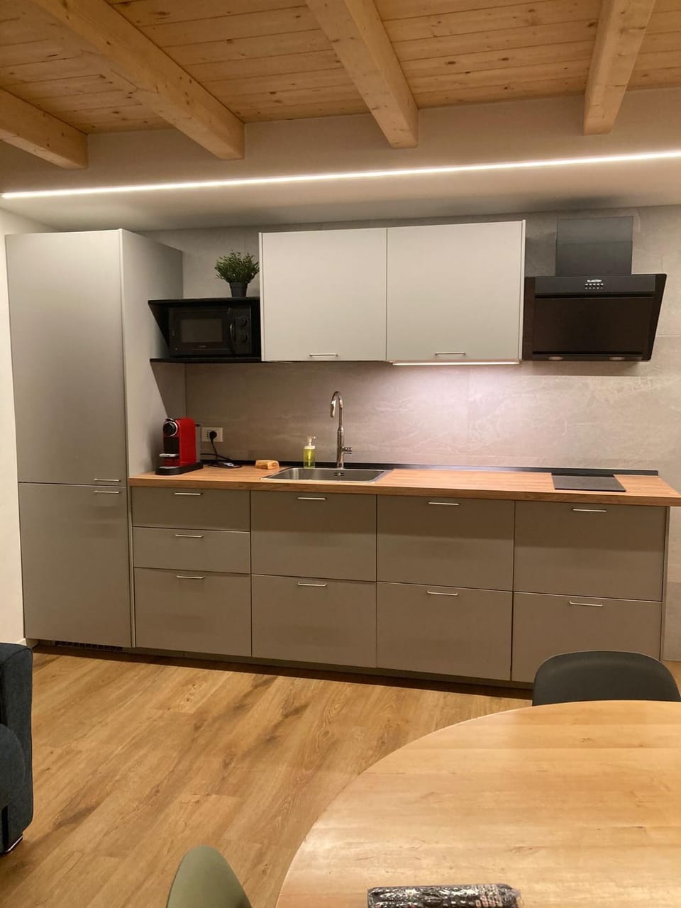 Kitchen or kitchenette, stove