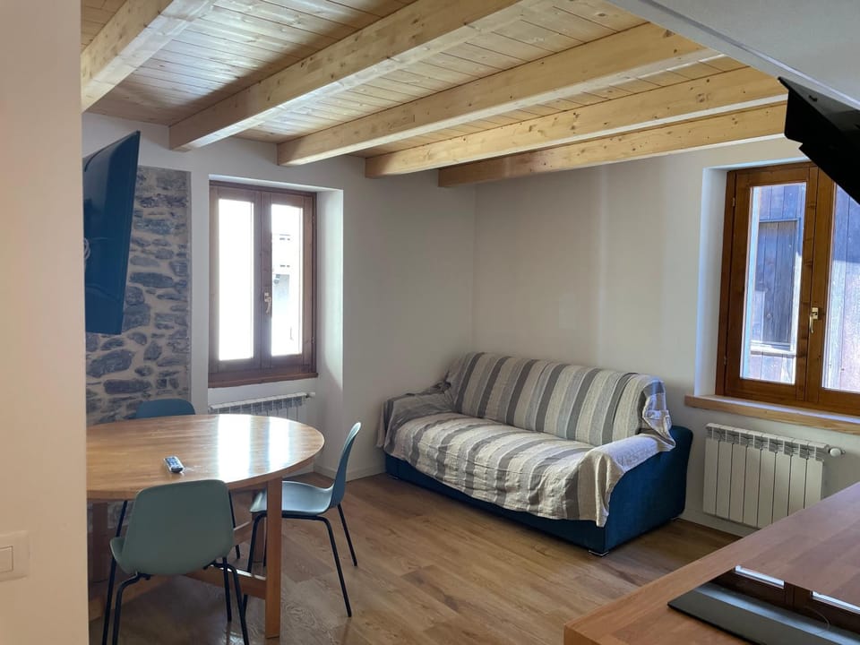 Clelia appartamento 6 posti vicino le piste da sci Apartment in Province of Brescia