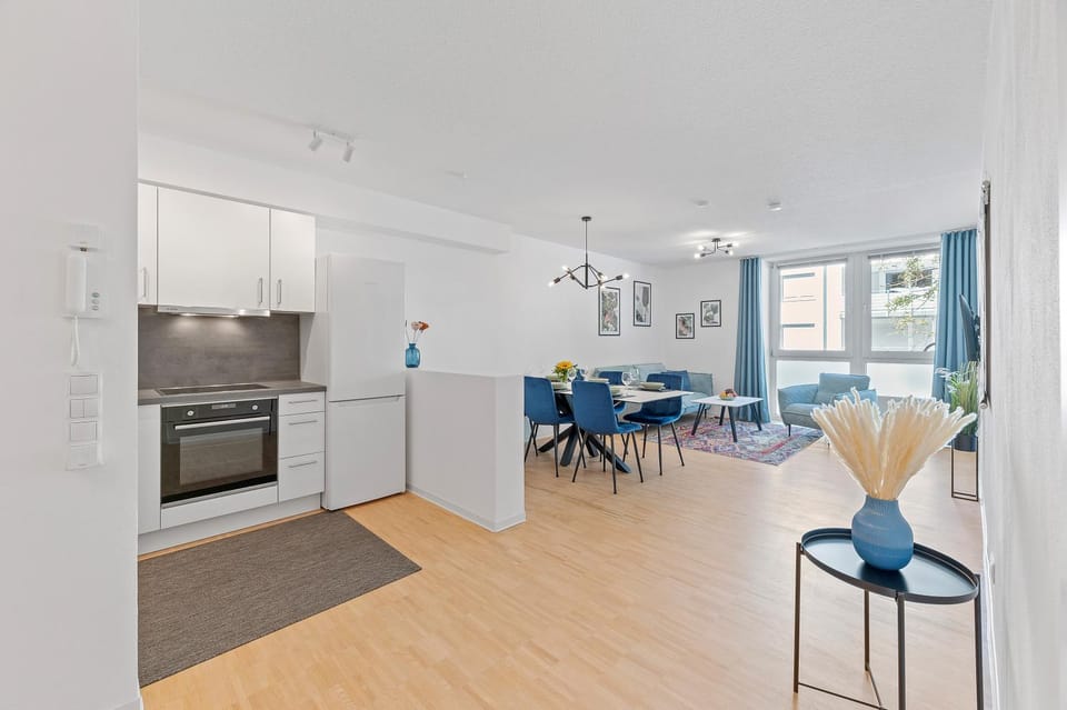 Kitchen or kitchenette, Living room, Seating area, Dining area, dishwasher, oven, stove