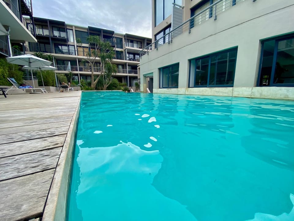 Balcony/Terrace, Swimming pool, sunbed