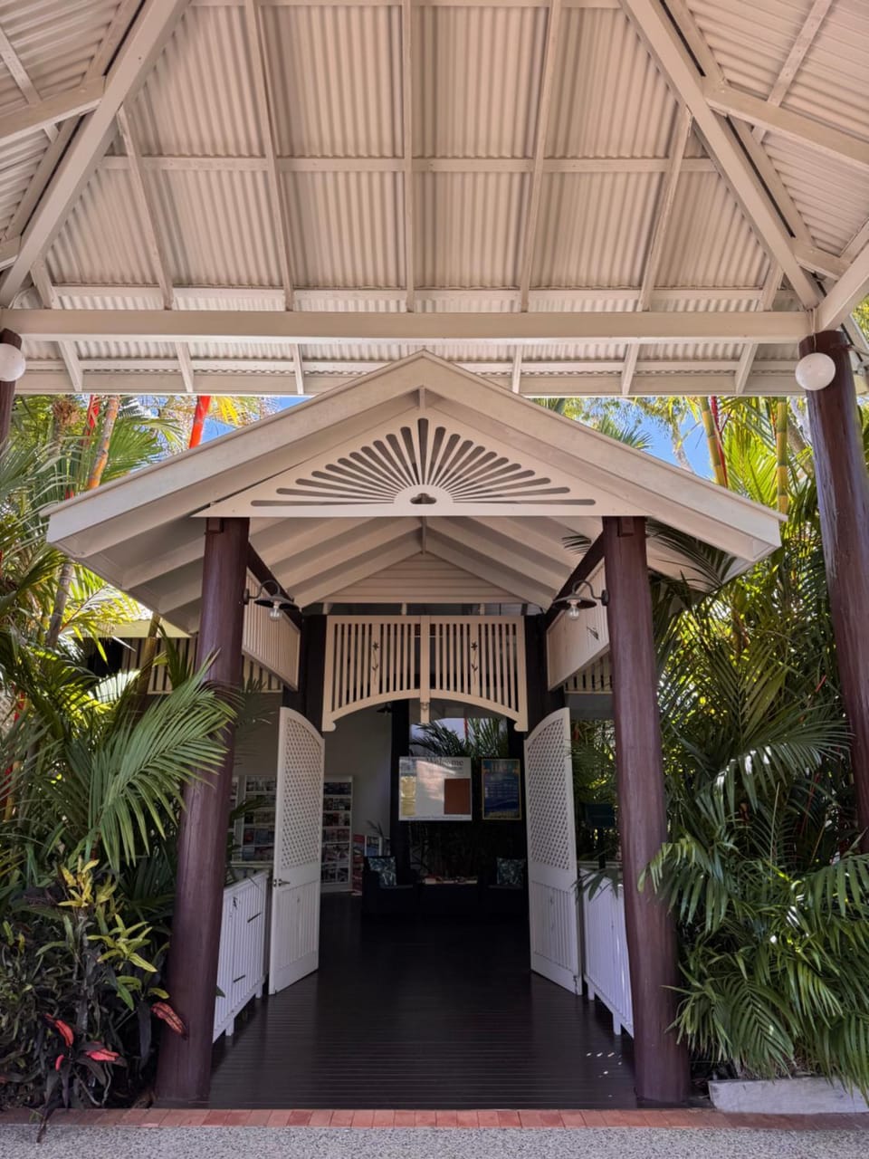 Facade/entrance