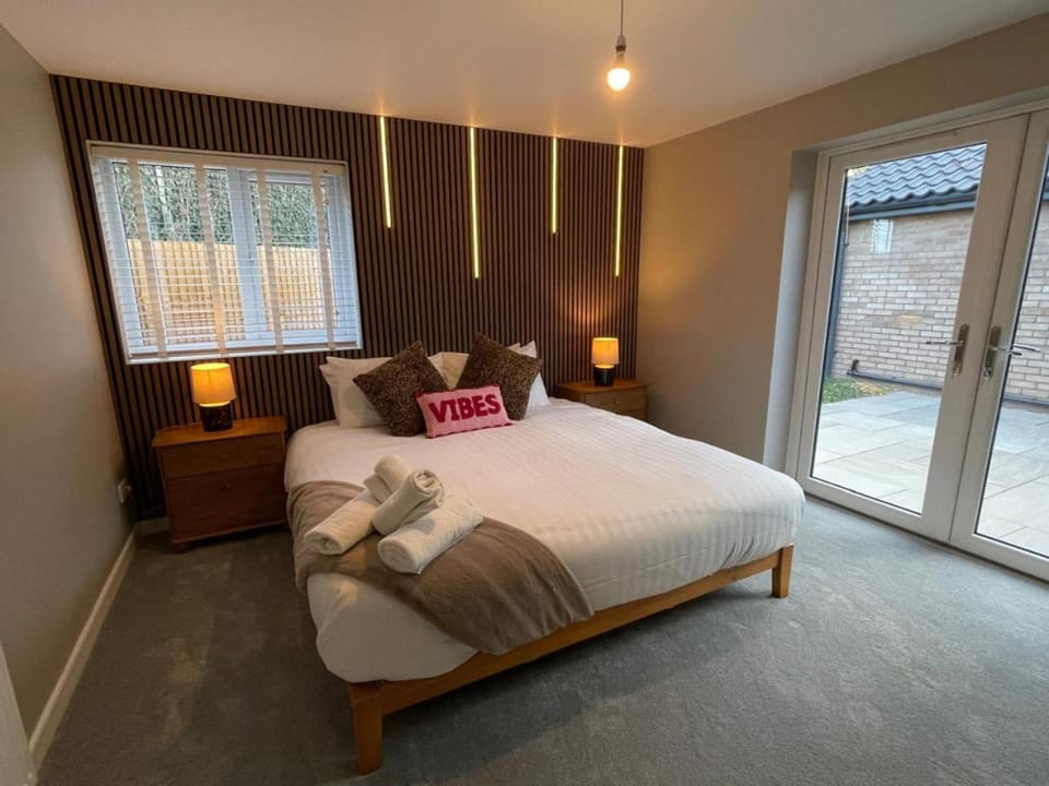 Stylish New Build 3-Bed House near Science Park House in Cambridge