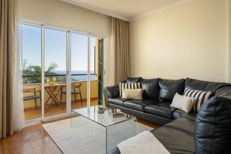 View (from property/room), Balcony/Terrace, Living room, Seating area