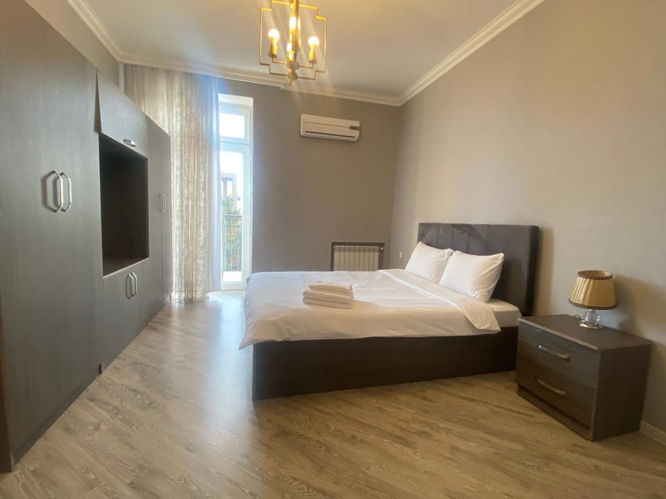 Bed, Bedroom, towels, air conditioner