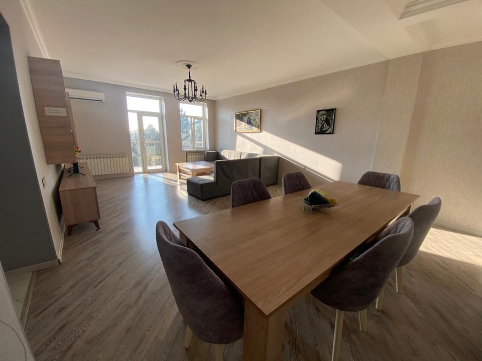 Living room, Seating area, Dining area