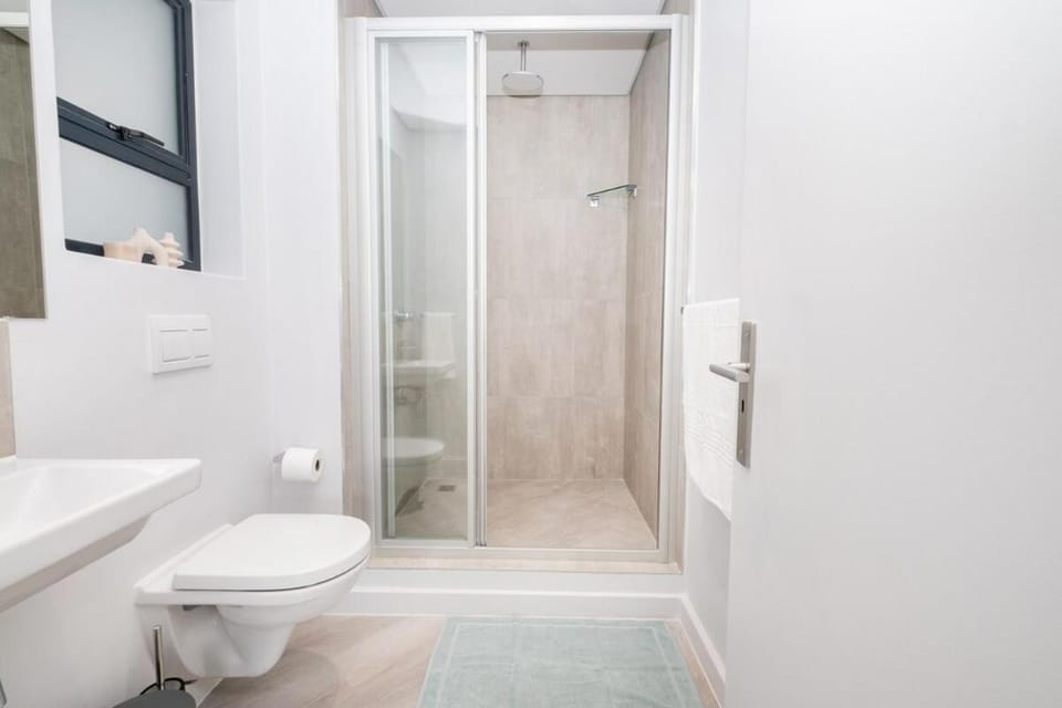 216 Paarl Lux 1 Bdrm Apt with Parking and AC Apartment in Cape Town