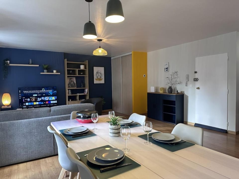 Quimper centre Duplex 2 chambres 3 étoiles - Retro Gaming Apartment in Quimper