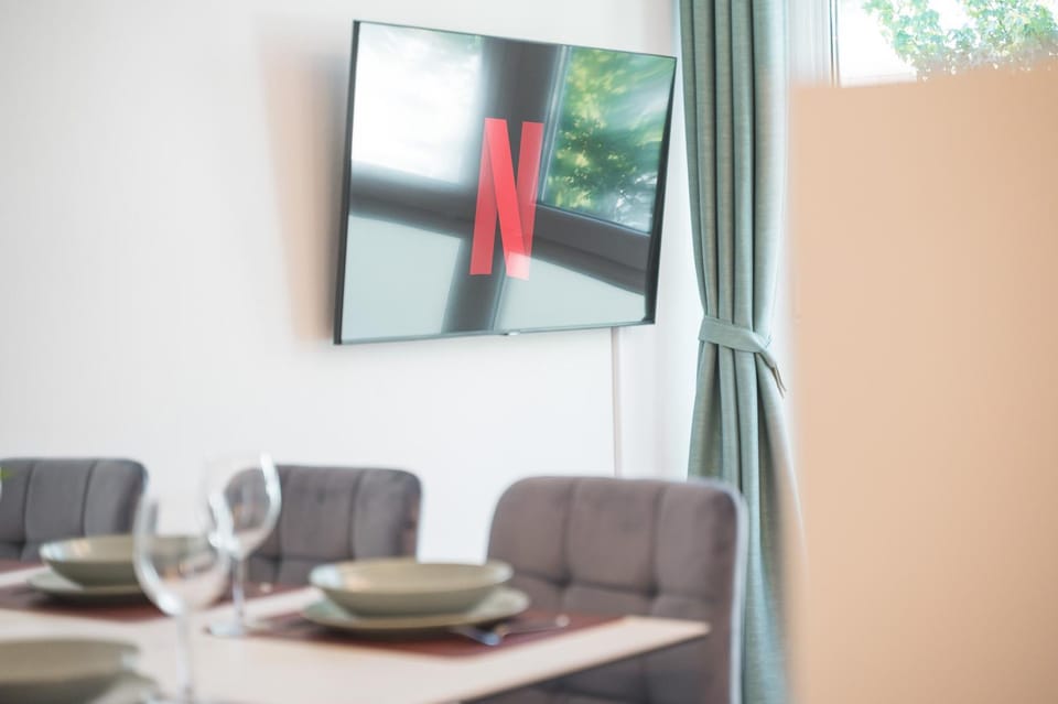 Communal lounge/ TV room, TV and multimedia