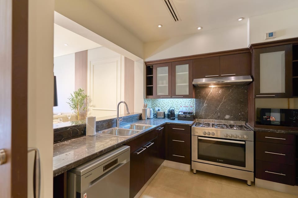 Luxury Stay on Saadiyat Island - Pool, Gym, Parking Apartment in Abu Dhabi