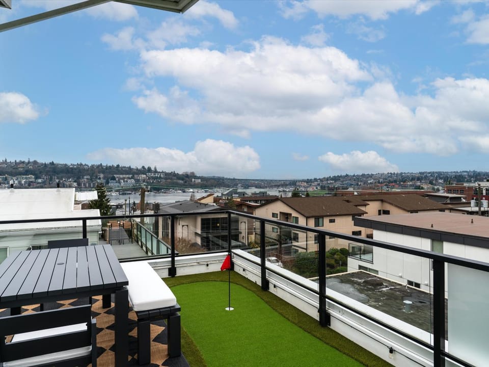Minigolf, Balcony/Terrace, Dining area