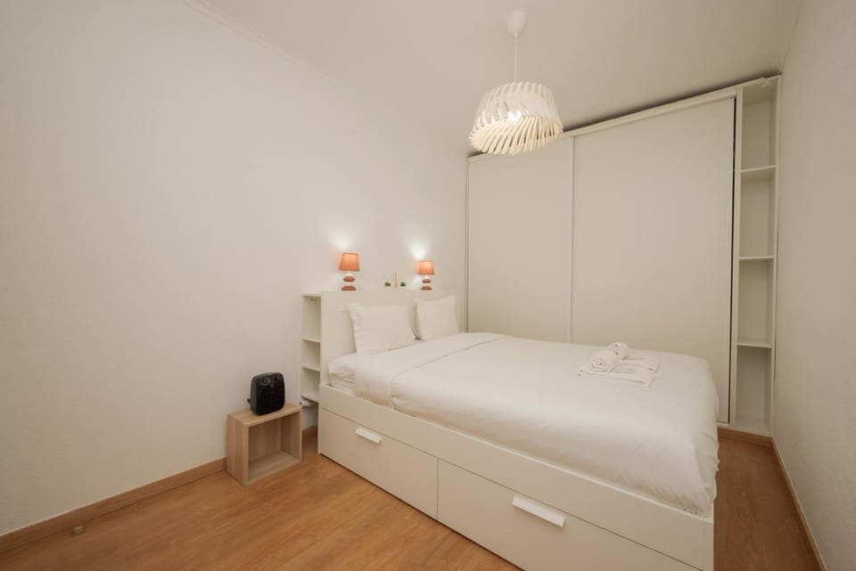 Bed, Photo of the whole room, Bedroom, wardrobe