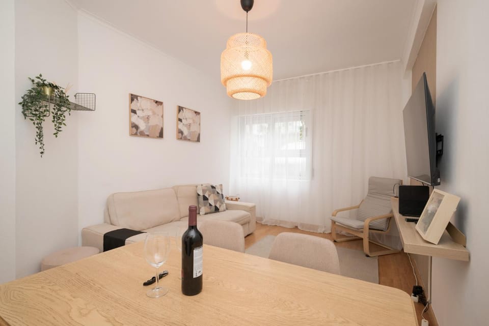 TV and multimedia, Living room, Dining area
