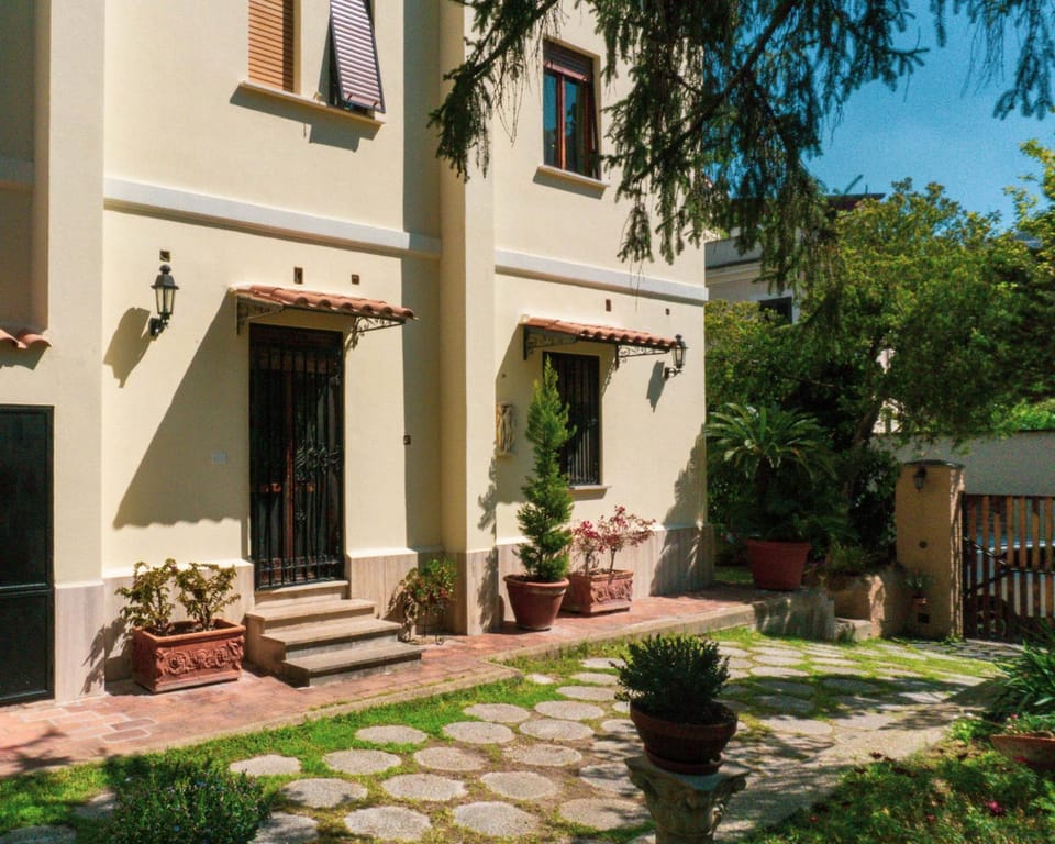 Garden, Parking
