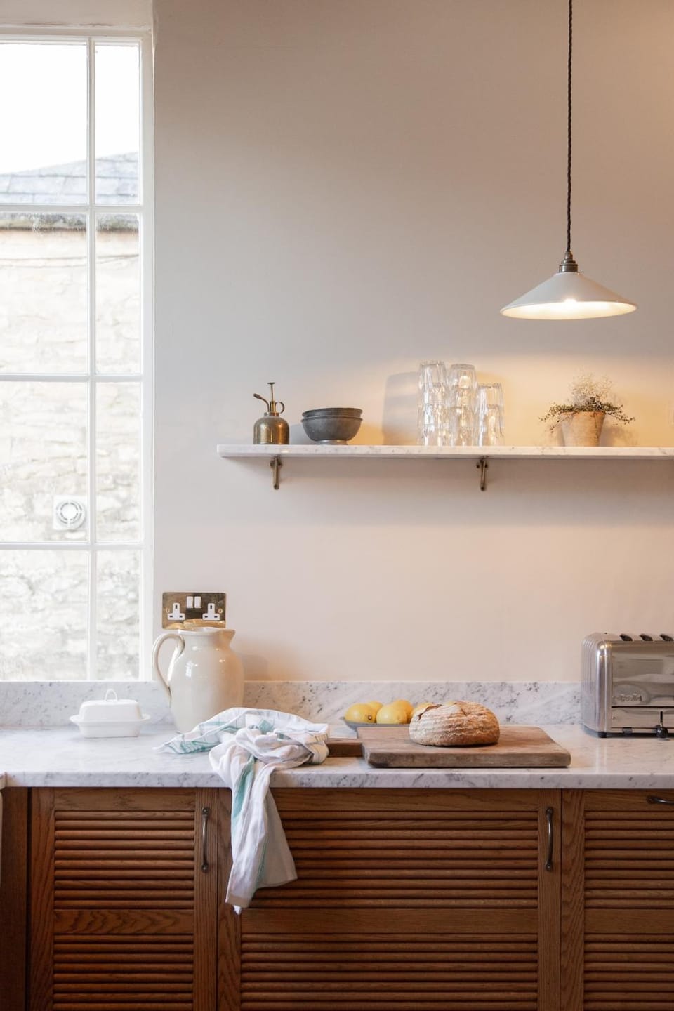 Cotswolds Townhouse with Scandinavian Soul Apartment in Chipping Norton