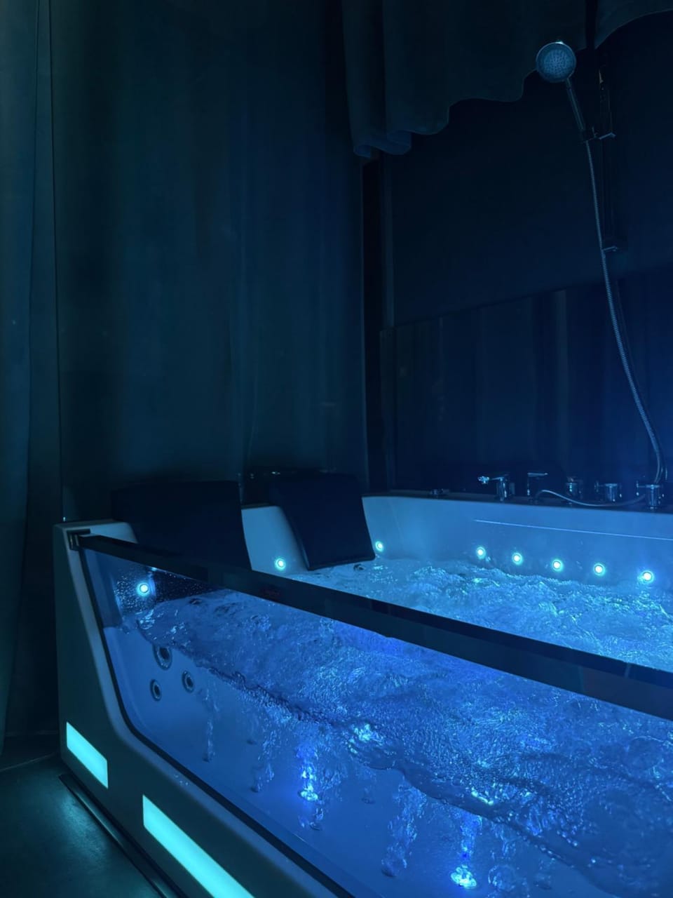 Hot Tub, Bath