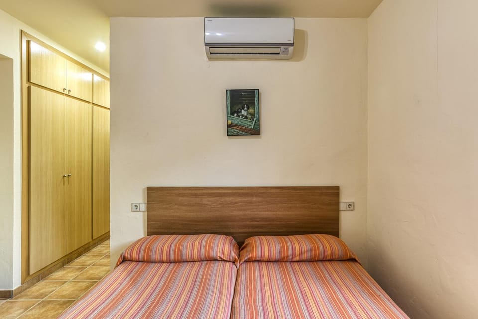Property building, Living room, Bedroom
