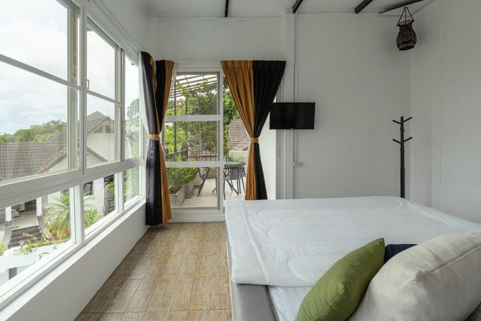 The Garden Escape Villa, Private Tropical Hideaway Villa in Rawai