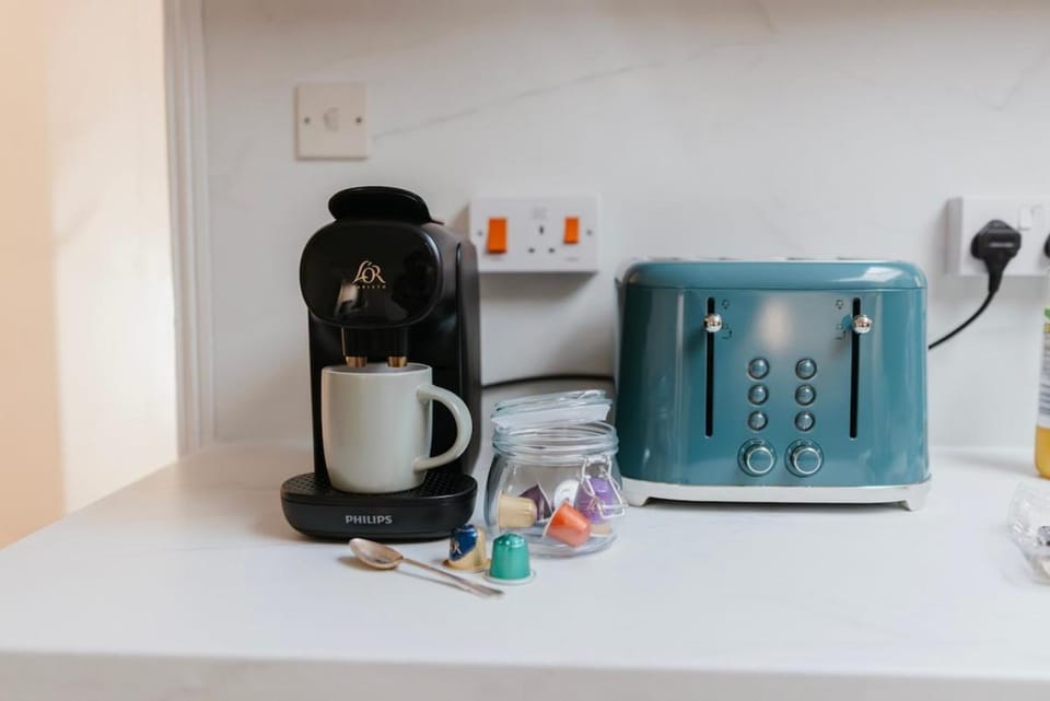 Coffee/tea facilities, Kitchen or kitchenette, toaster