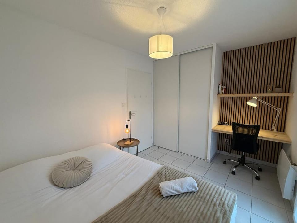 Le Clair de Lune Elegant T3 with Private Parking Apartment in Hauts-de-France