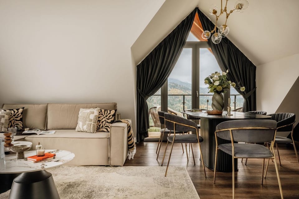Living room, Seating area, Dining area
