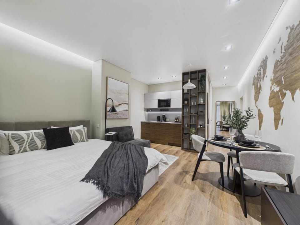 Bed, Kitchen or kitchenette, Living room, Photo of the whole room, Seating area, Bedroom