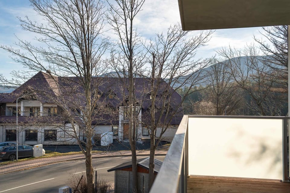 Day, Neighbourhood, Natural landscape, Mountain view