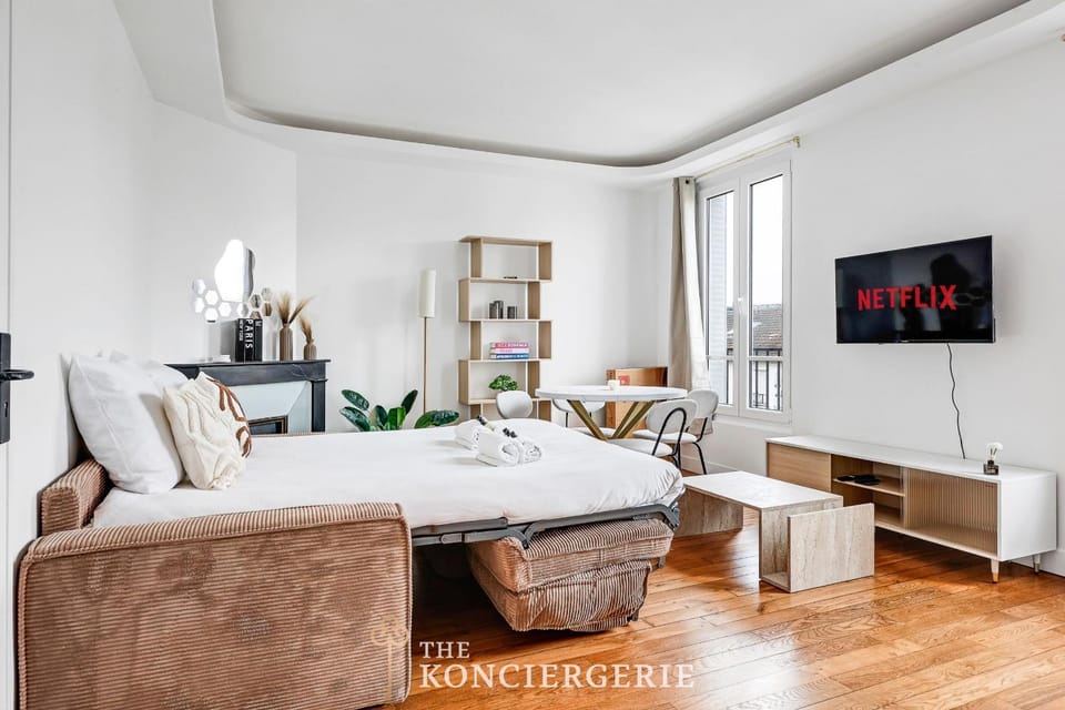 Prestige et serenite rue Pierre et Marie Curie Apartment in Île-de-France