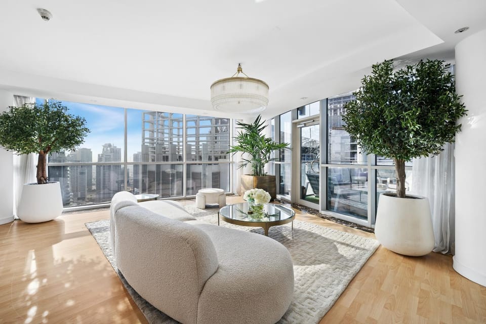 View (from property/room), Balcony/Terrace, Living room, Seating area