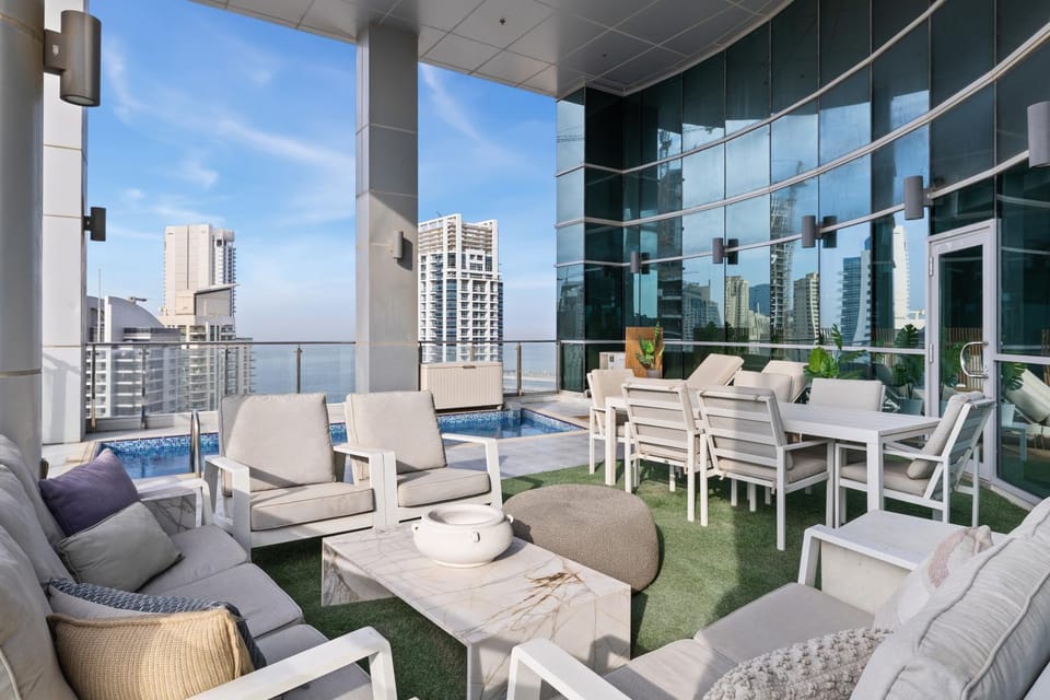 Property building, Patio, Day, View (from property/room), Balcony/Terrace, Living room, Seating area, City view