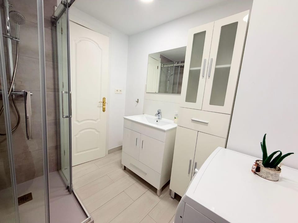 Oasis urbano con piscina by beBalmy Apartment in Torremolinos